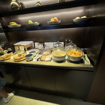 玲瓏堂 - Food - Airport Lounges Near Me - Hong Kong, HK