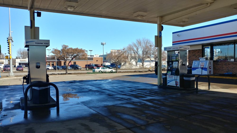 HOLIDAY STATION STORE Updated April 2024 905 E Bismarck Expy