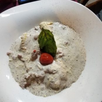 Paisano Bistró - Ravioli with mushroom and truffle sauce - Cafeteria Near Me - Barcelona, B Paisano Bistró - Ravioli with mushroom and truffle sauce - Cafeteria Near Me - Barcelona, B