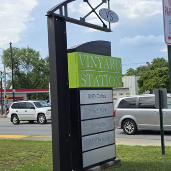 Pok-E-Joe's BBQ - The Vinyard Station Redevelopment Business Center. - Burgers Near Me - Vinton, Virginia
