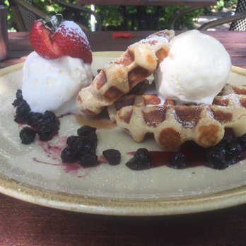 Le Jardin Cafe Restaurant - Waffles - Restaurants Near Me - Main Beach, QLD