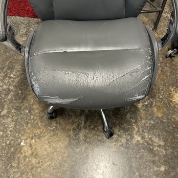 Enos Upholstery - Office Chair BEFORE being RE-Upholstered - Auto Upholstery Near Me - Silverton, Oregon Enos Upholstery - Office Chair BEFORE being RE-Upholstered - Auto Upholstery Near Me - Silverton, Oregon