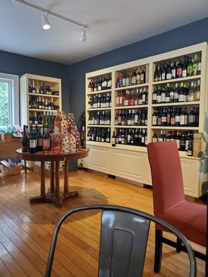 Dot’s Market by null