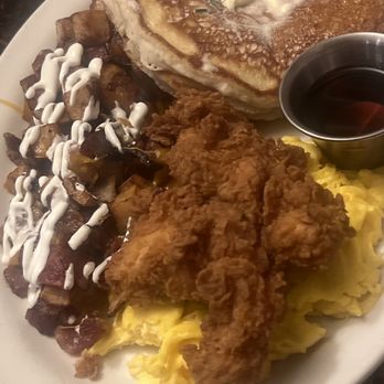 417 Union - Crispy chicken combo w/pancakes - Breakfast & Brunch Near Me - Nashville, Tennessee