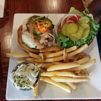 Hemingway's Tavern - Habana Burger - New American Near Me - Melbourne, Florida