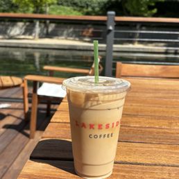 Iced oatmilk latte Iced oatmilk latte