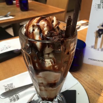 PizzaExpress - Chocolate Glory - Italian Near Me - London, XGL PizzaExpress - Chocolate Glory - Italian Near Me - London, XGL
