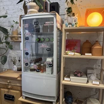 Le Phin - Chilled drinks and store merch - Coffee & Tea Near Me - New York, New York