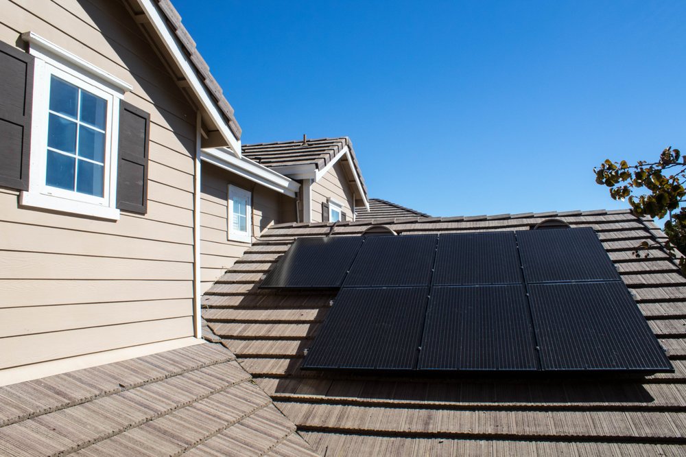 Slide of Ilum Solar