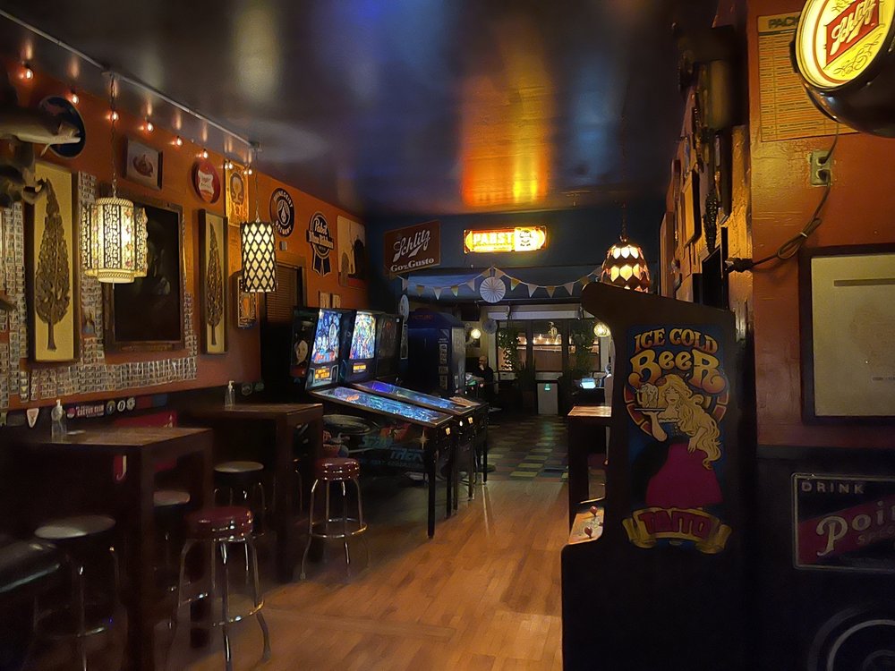 Social spots from Blackbird Bar