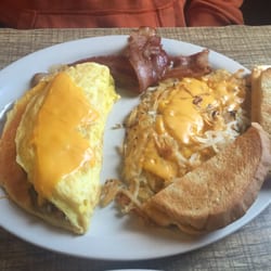 Rocky's Cozy Kitchen - Omelet Breakfast Platter