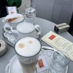 Kurkonditorei Oberlaa - Late & tea pot