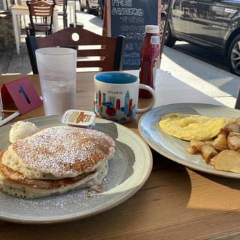 Main Kitchen Cafe - Delicious buttermilk pancakes! - New American Near Me - Granada Hills, California