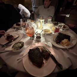 Whole table got steaks Whole table got steaks