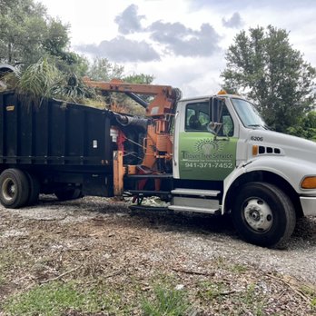 Troyer Tree Service - Grapple truck, 35 yards for property clearance - Landscaping Near Me - Sarasota, Florida Troyer Tree Service - Grapple truck, 35 yards for property clearance - Landscaping Near Me - Sarasota, Florida