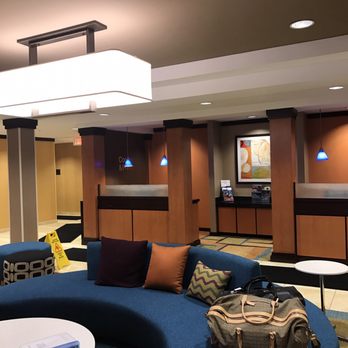 Fairfield by Marriott Inn & Suites Verona Turning Stone - Lobby - Hotels Near Me - Verona, New York