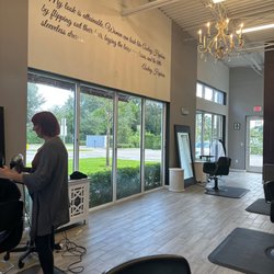 Flip Blow Dry Bar