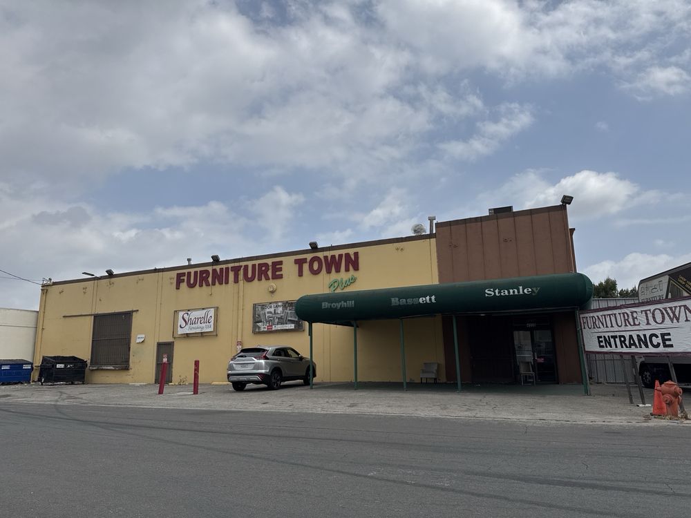 FURNITURE TOWN PLUS INC