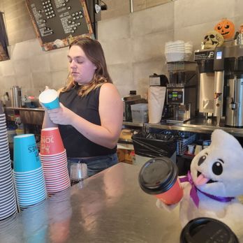 Jones Coffee Roasters - Best cashier ever at Jones....keep her, raise her, tip her....she rocks!!! - Coffee Roasteries Near Me - Pasadena, California