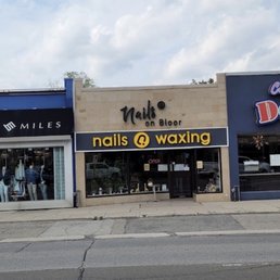 Exterior photo of Nails On Bloor - Toronto, Ontario Exterior photo of Nails On Bloor - Toronto, Ontario