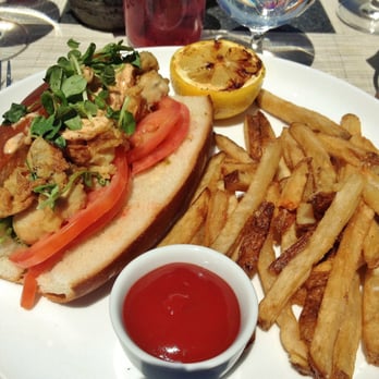 The Dining Room at Castle Hill Inn - Clam po' boy - American Near Me - Newport, Rhode Island The Dining Room at Castle Hill Inn - Clam po' boy - American Near Me - Newport, Rhode Island