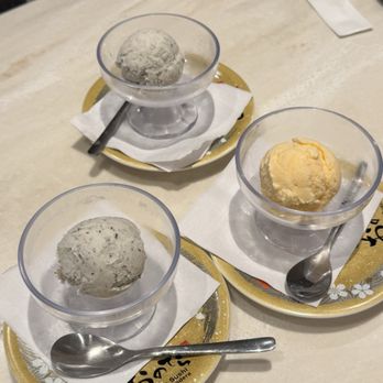 Kaiten Sushi Ginza Onodera Hawaii - Ice cream (kurogoma + vanilla) - Conveyor Belt Sushi Near Me - Honolulu, Hawaii
