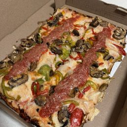 Mamma's Veggie Pizza Gluten free Crust and vegan cheese!