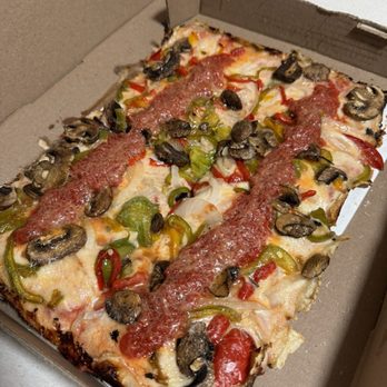 Mamma Dora's Pizzeria - Mamma's Veggie Pizza Gluten free Crust and vegan cheese! - Pizza Near Me - Miami, Florida