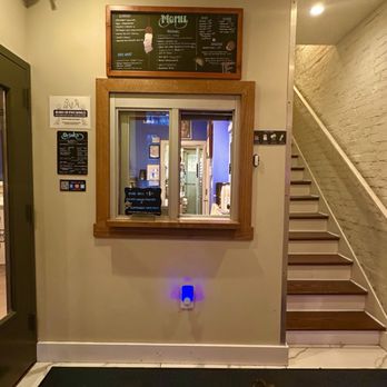 Mount Desert Island Ice Cream - Walk up window if you come with an animal - Coffee & Tea Near Me - Washington, DC, District of Columbia