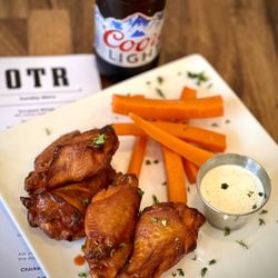 On The Rocks - House-smoked Wings!!!