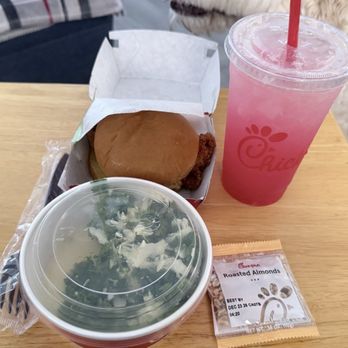 Chick-fil-A - Pineapple Dragonfruit Lemonade, Kale Crunch Side, Honey Pepper Pimento Sandwich w/ Chick-fil-A Filet - Fast Food Near Me - Las Vegas, Nevada Chick-fil-A - Pineapple Dragonfruit Lemonade, Kale Crunch Side, Honey Pepper Pimento Sandwich w/ Chick-fil-A Filet - Fast Food Near Me - Las Vegas, Nevada