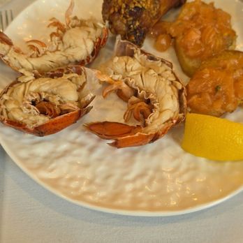 Sea Grill - Lobster, shrimp crostini, and Korean fried chicken leg - Seafood Near Me - Charlotte, North Carolina Sea Grill - Lobster, shrimp crostini, and Korean fried chicken leg - Seafood Near Me - Charlotte, North Carolina