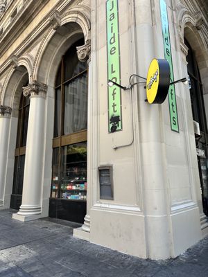 DTLA Bodega by null