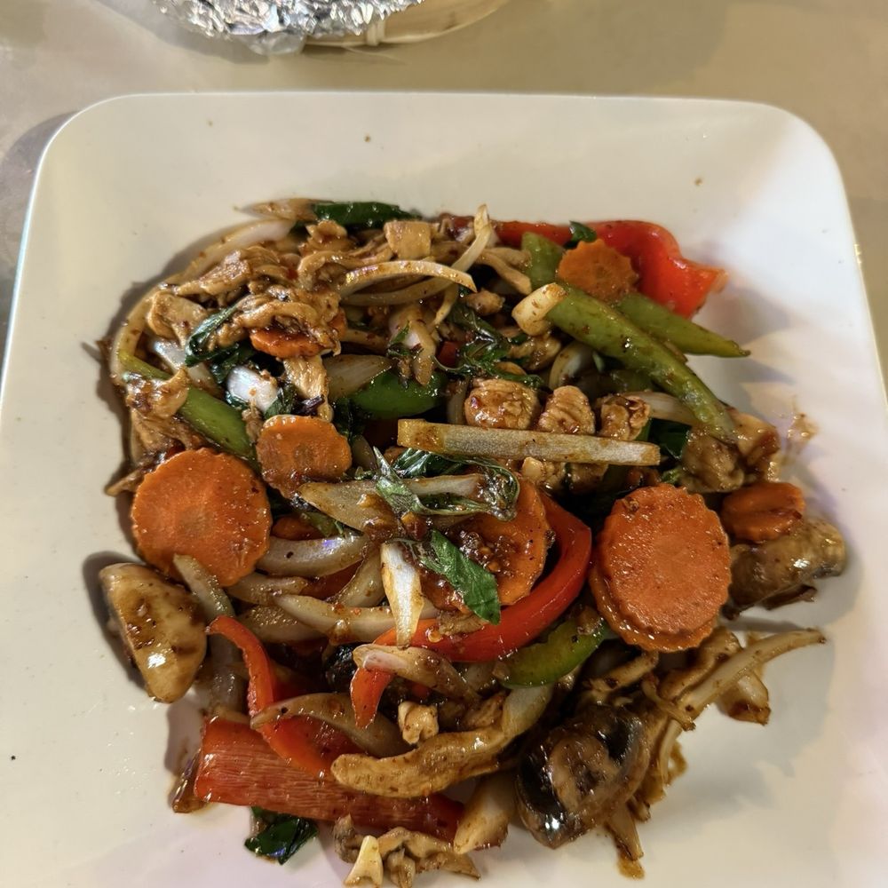 Phayathai Cuisine - Thai Basil Entree - Thai Near Me - Seattle, Washington Phayathai Cuisine - Thai Basil Entree - Thai Near Me - Seattle, Washington