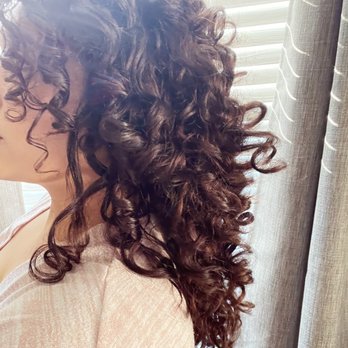 Vogue Salon - Curly haircut - Hair Salons Near Me - Laguna Beach, California Vogue Salon - Curly haircut - Hair Salons Near Me - Laguna Beach, California