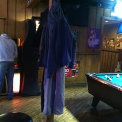 Ray's Corner - Pool table, darts, jukebox