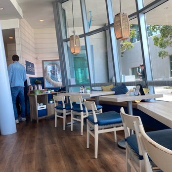 Lighthouse - dining area - Breakfast & Brunch Near Me - Newport Beach, California