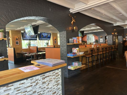 HOBNOB Neighborhood Tavern by null