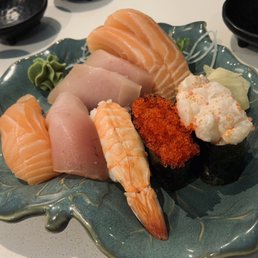Sushi & Sashimi Combo Sushi & Sashimi Combo