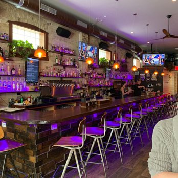 Izzy Hops - Burgers Near Me - Milwaukee, Wisconsin