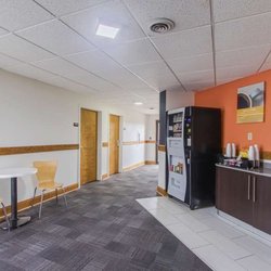Motel 6 - lobby coffee