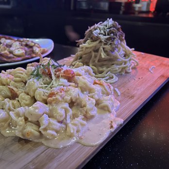 Dorsia - Pasta flight: lobster mac and duck carbonara - Italian Near Me - Milwaukee, Wisconsin Dorsia - Pasta flight: lobster mac and duck carbonara - Italian Near Me - Milwaukee, Wisconsin