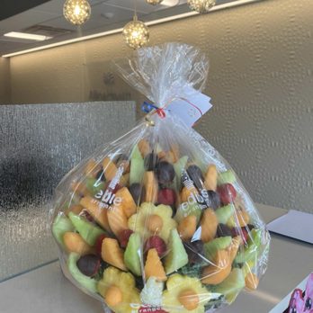Edible Arrangements - Delicious fruit design with chocolate deep strawberry - Gift Shops Near Me - Maple Grove, Minnesota Edible Arrangements - Delicious fruit design with chocolate deep strawberry - Gift Shops Near Me - Maple Grove, Minnesota