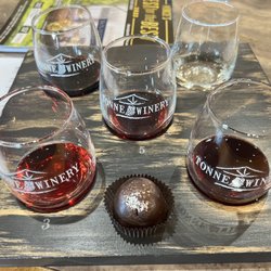 Tonne Winery - Tasting flight and coconut truffle