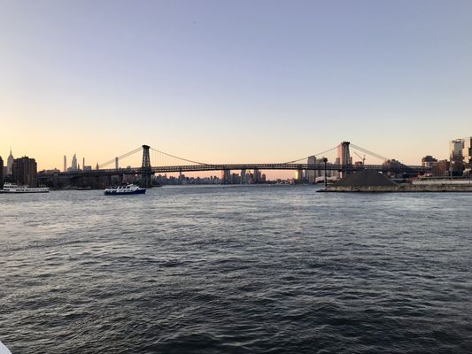 Pier 11 / Wall St. by null