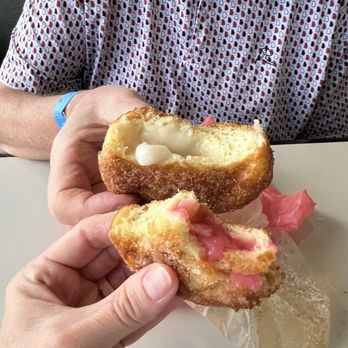 Leonard's Bakery - Guava filled and Haupia (coconut cream) filled - Bakeries Near Me - Honolulu, Hawaii