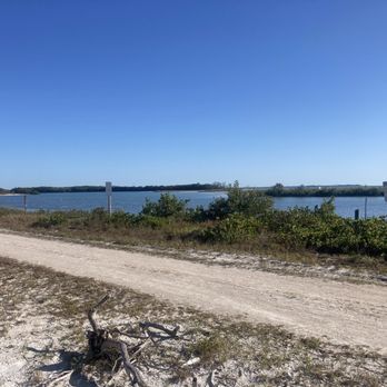 Fort De Soto Park - Trail to North Beach - Parks Near Me - Tierra Verde, Florida Fort De Soto Park - Trail to North Beach - Parks Near Me - Tierra Verde, Florida