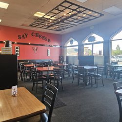 PizzAmore - Say cheese lots of indoor seating