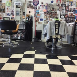 Good old style traditional barbershop. My fave. Pleasantly surprised with service and my cut.