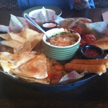 Applebee's Grill + Bar - Appetizer sampler, yummy - American Near Me - Killeen, Texas